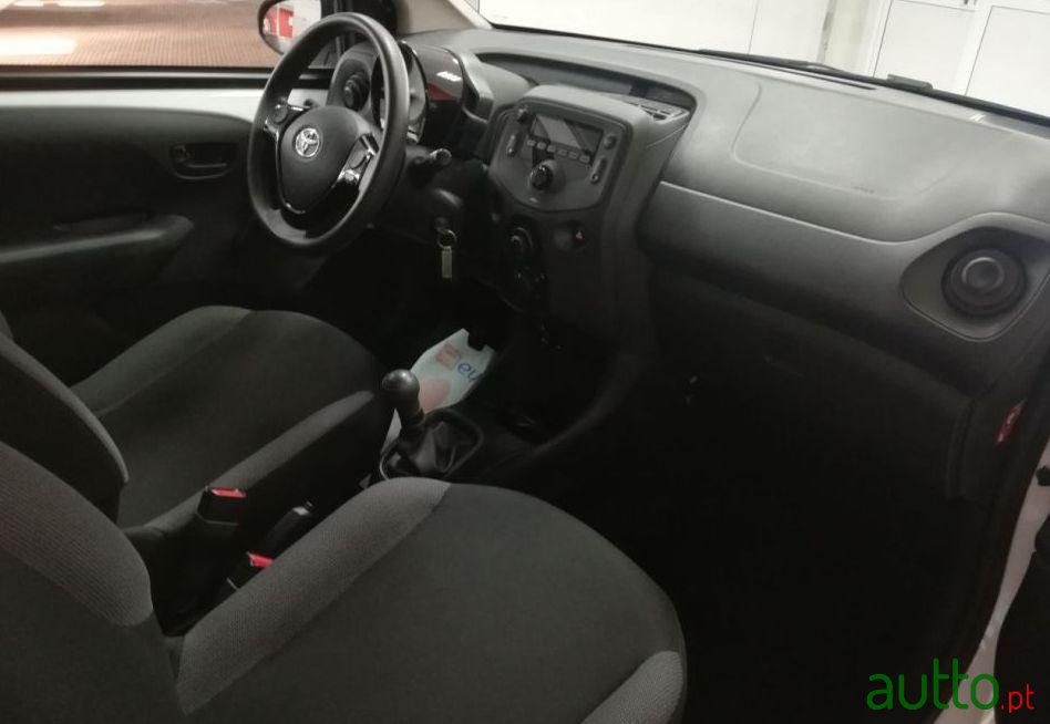 2018' Toyota Aygo 1.0 Vvti-X photo #1