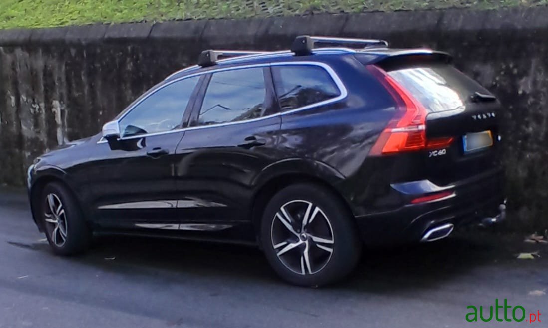 2019' Volvo XC60 photo #3