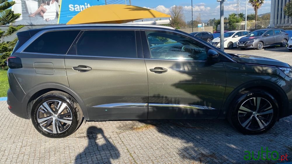 2019' Peugeot 5008 photo #6