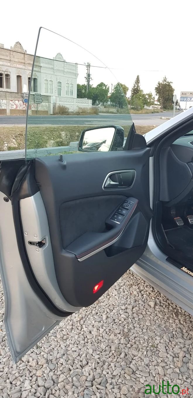 2017' Mercedes-Benz Cla-180 photo #4