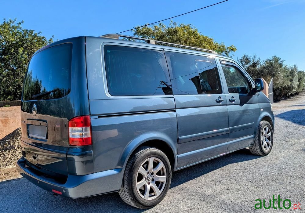 2007' Volkswagen Multivan photo #5