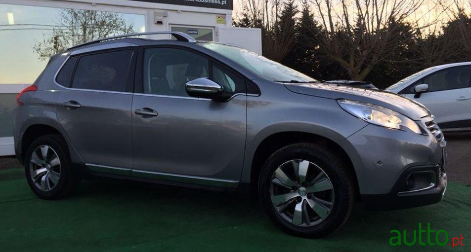 2014' Peugeot 2008 photo #1