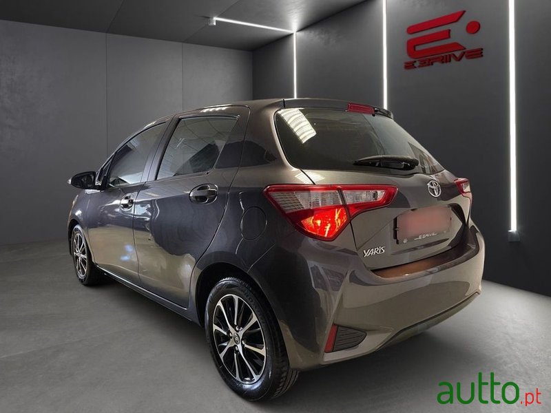 2019' Toyota Yaris photo #4