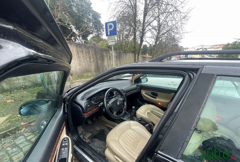 2002' Peugeot 406 Break photo #2