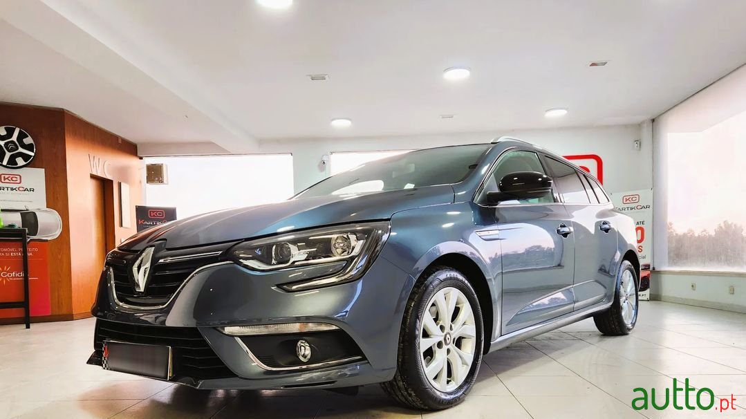 2018' Renault Megane Sport Tourer photo #3