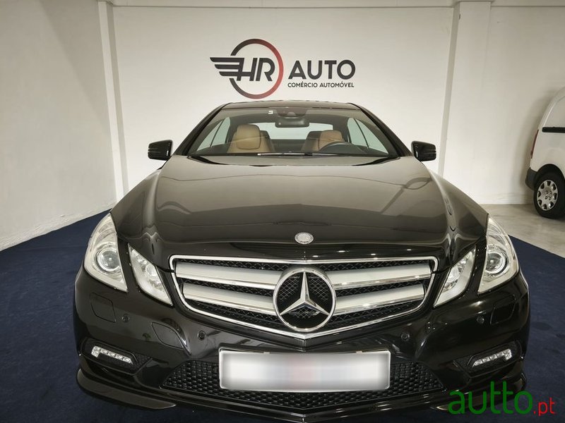 2010' Mercedes-Benz Classe E photo #1