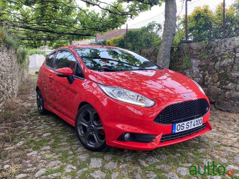 2015' Ford Fiesta photo #1