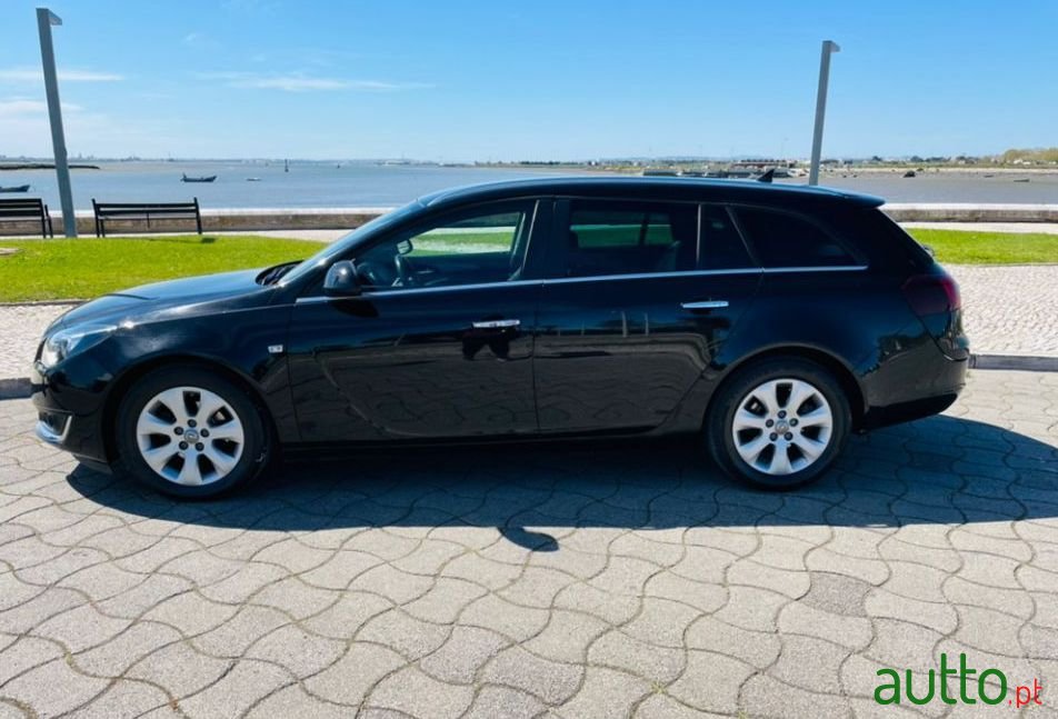 2017' Opel Insignia Sports Tourer photo #2