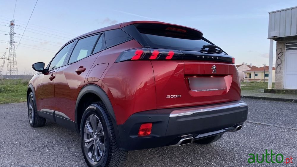 2020' Peugeot 2008 photo #5