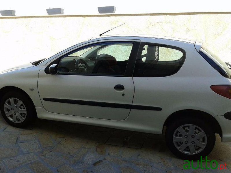 2004' Peugeot 206 1.4 Hdi photo #2