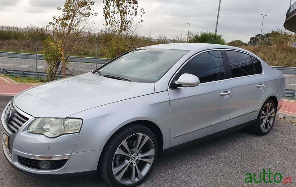 2005' Volkswagen Passat photo #2