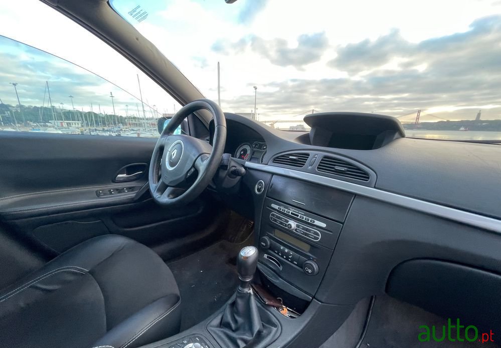 2007' Renault Laguna photo #6