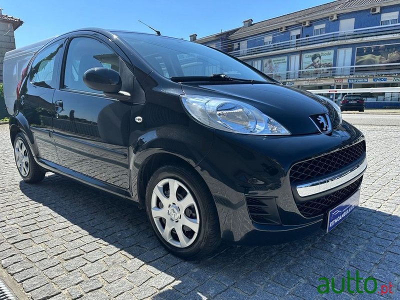 2009' Peugeot 107 1.0 Trendy photo #4