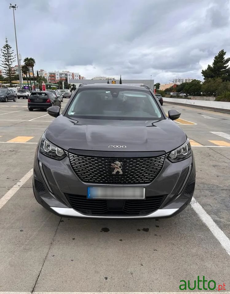 2020' Peugeot 2008 photo #6