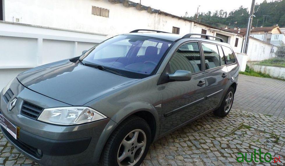 2005' Renault Megane Break photo #1
