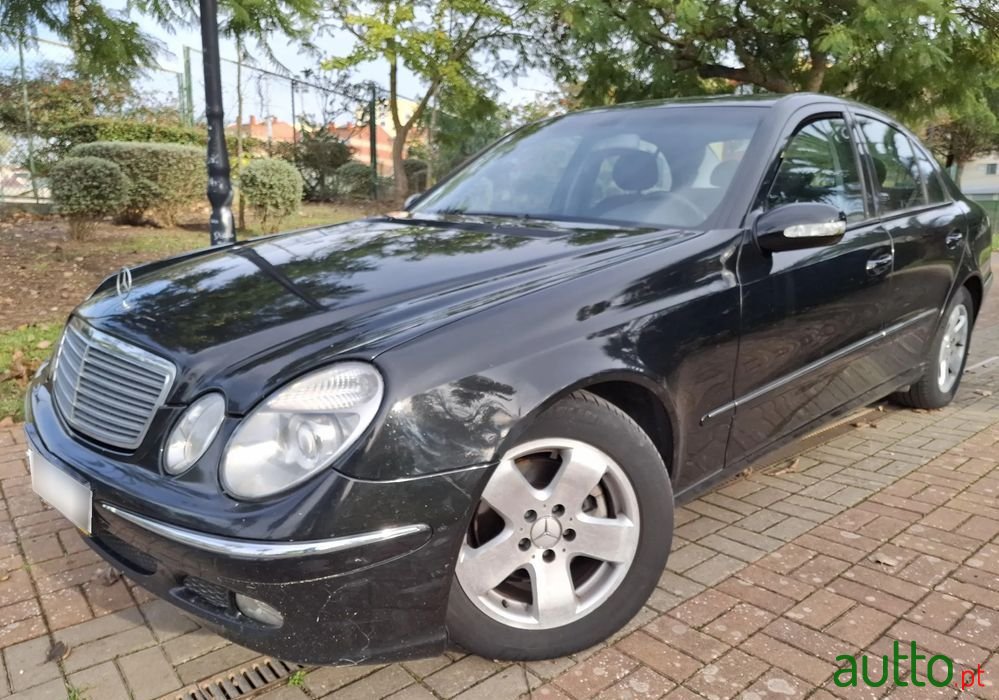 2003' Mercedes-Benz Classe E photo #2