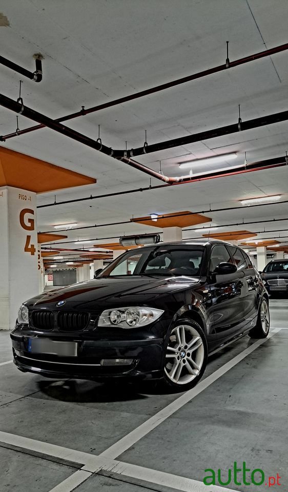 2009' BMW 118 D photo #1