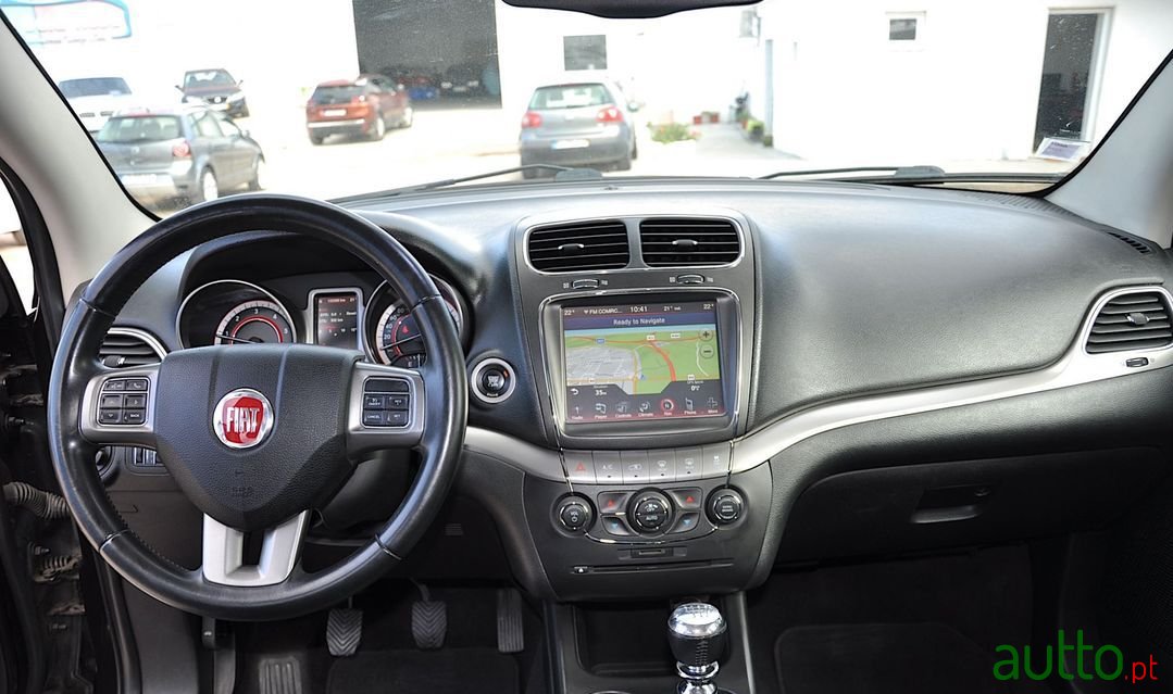 2015' Fiat Freemont photo #6