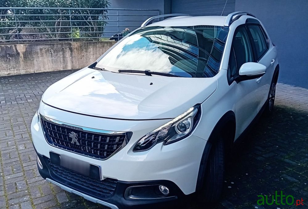 2017' Peugeot 2008 photo #3