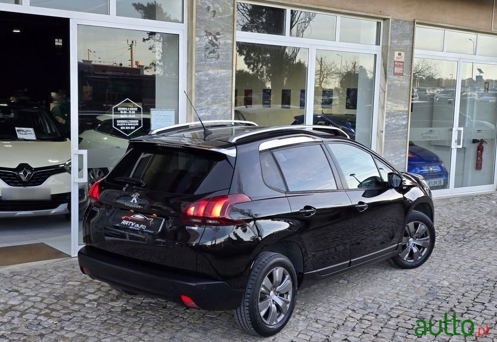 2017' Peugeot 2008 1.2 Puretech Style photo #4