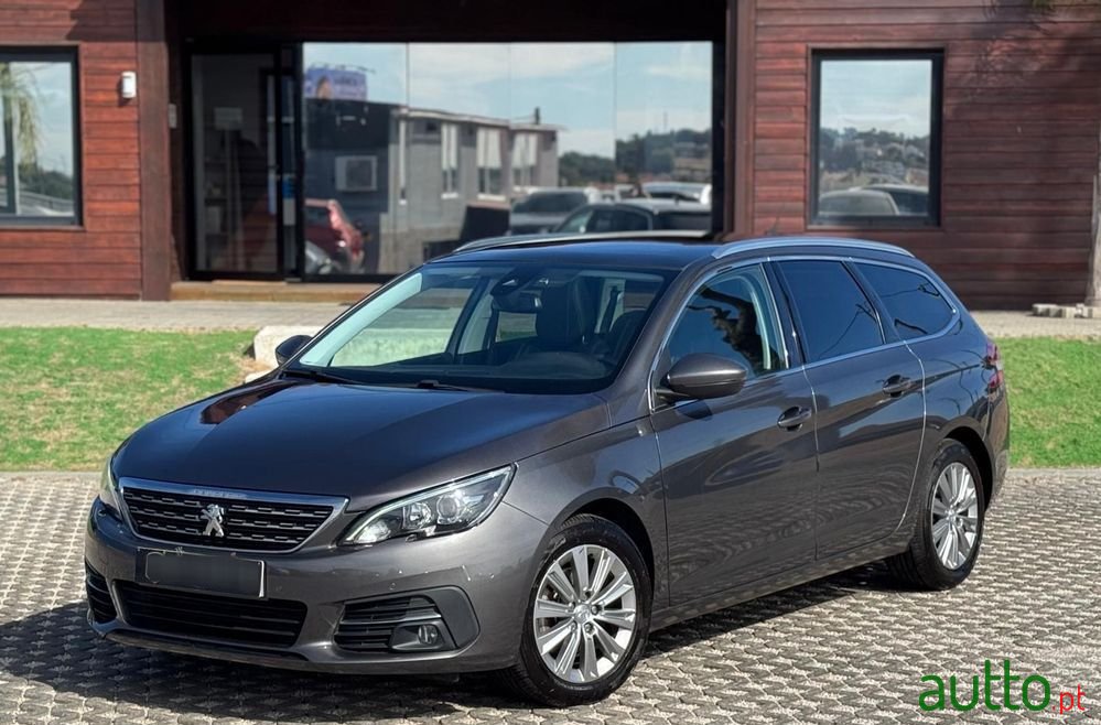 2017' Peugeot 308 Sw photo #2