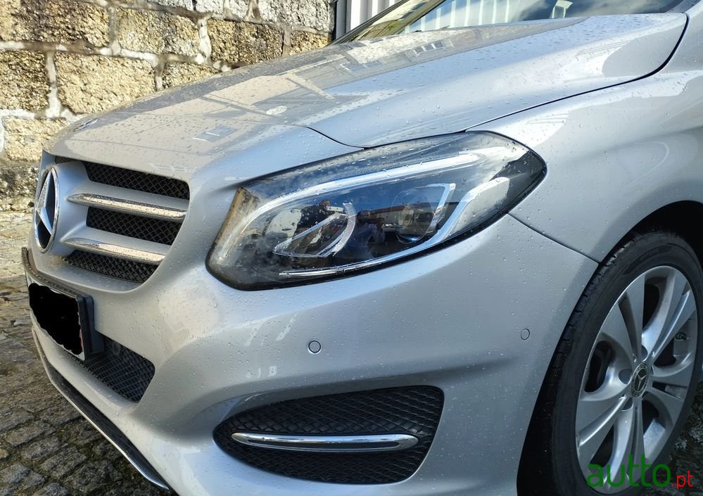 2017' Mercedes-Benz B 180 photo #2