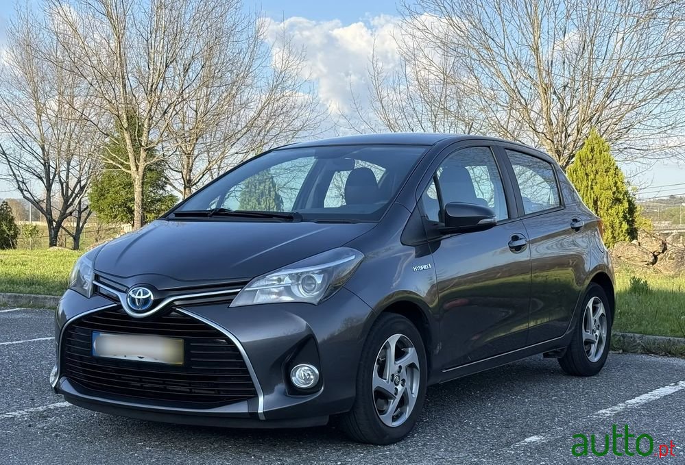 2015' Toyota Yaris photo #1