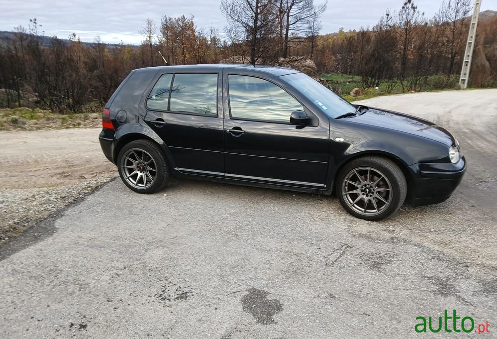 2001' Volkswagen Golf photo #4