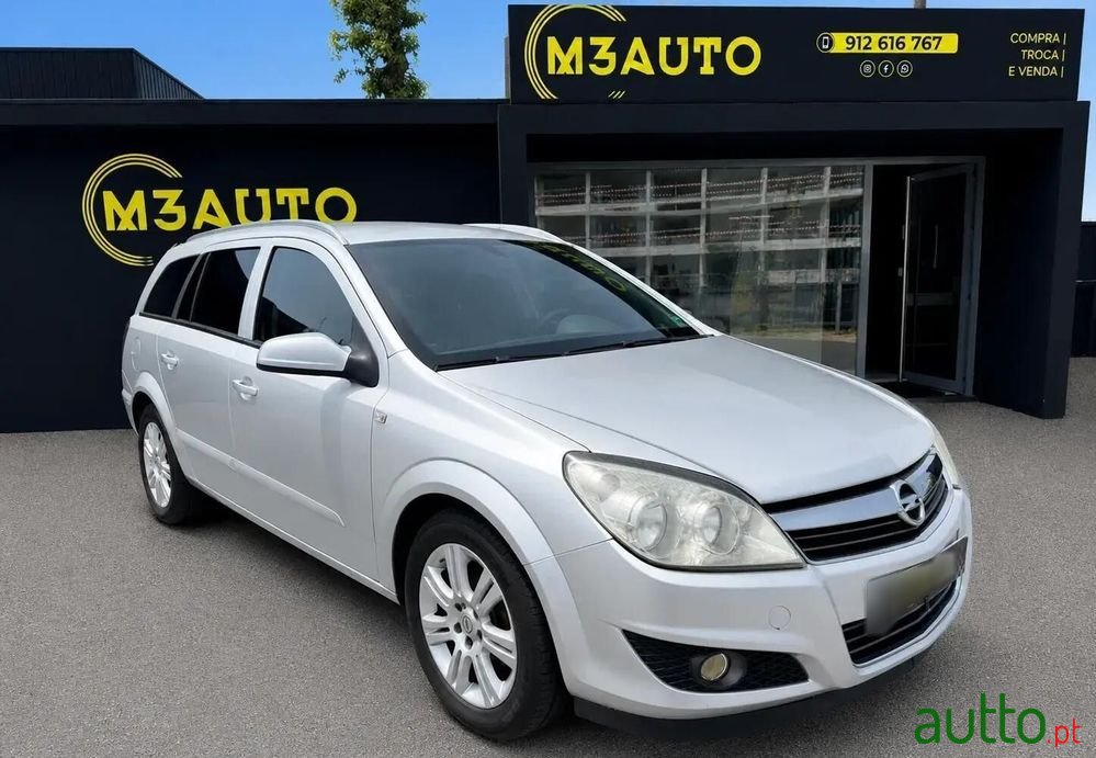 2008' Opel Astra Caravan photo #2