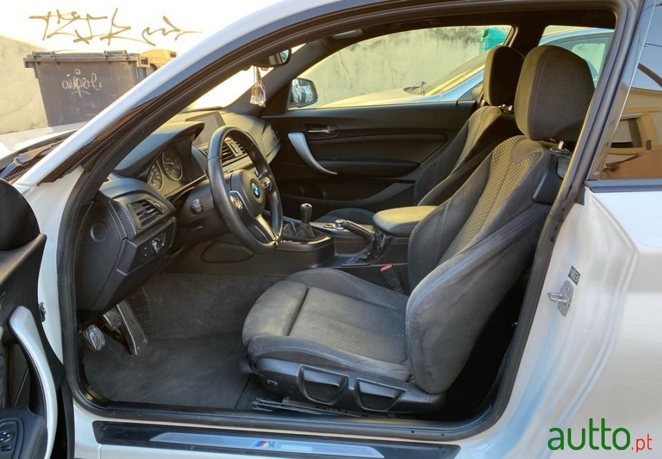 2012' BMW 118 photo #5