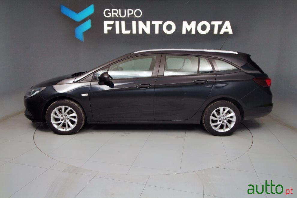 2019' Opel Astra Sports Tourer photo #5