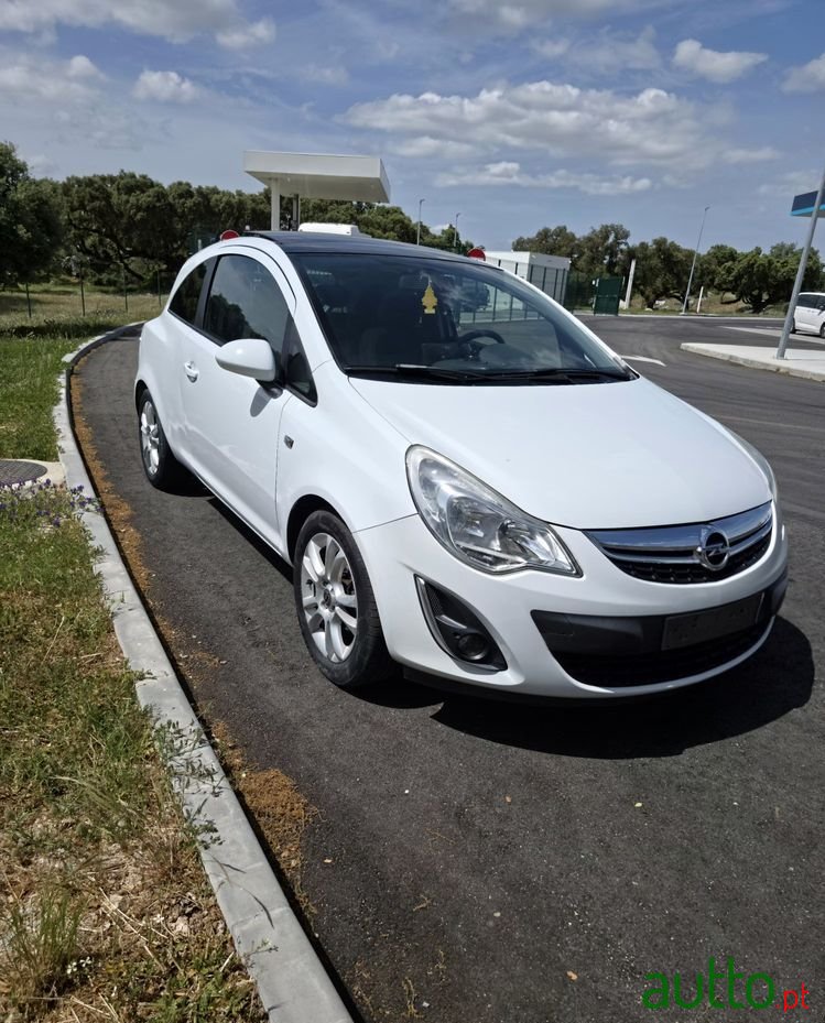 2011' Opel Corsa 1.2 Street Edition photo #3