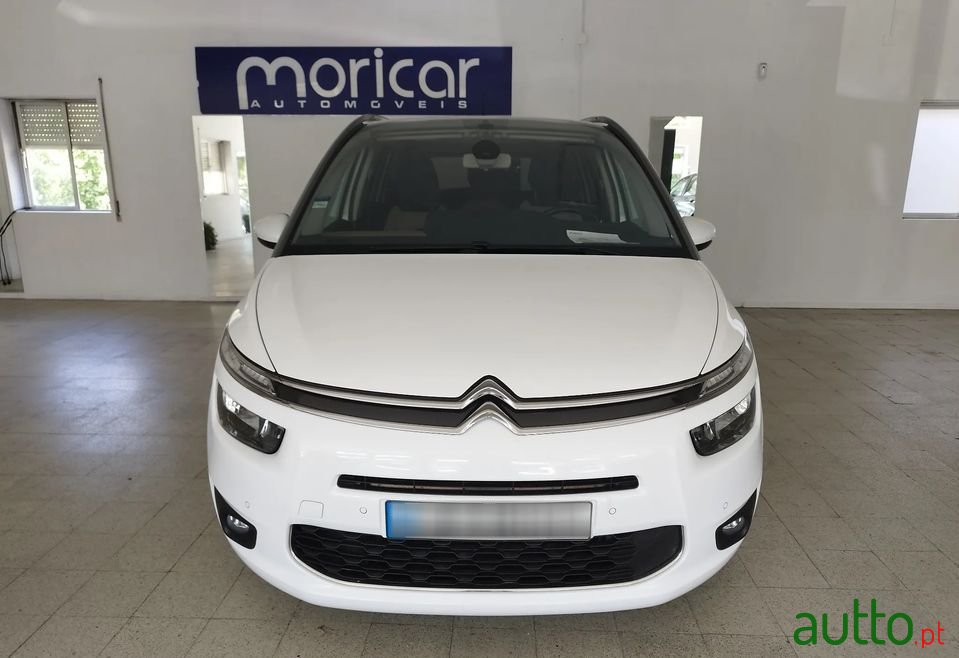 2016' Citroen C4 Grand Picasso photo #1