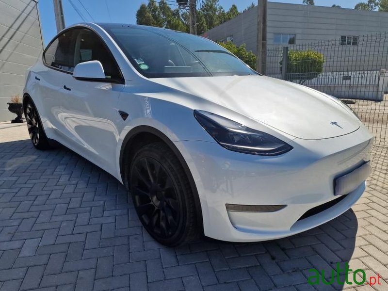 2023' Tesla Model Y Standard Rwd photo #6