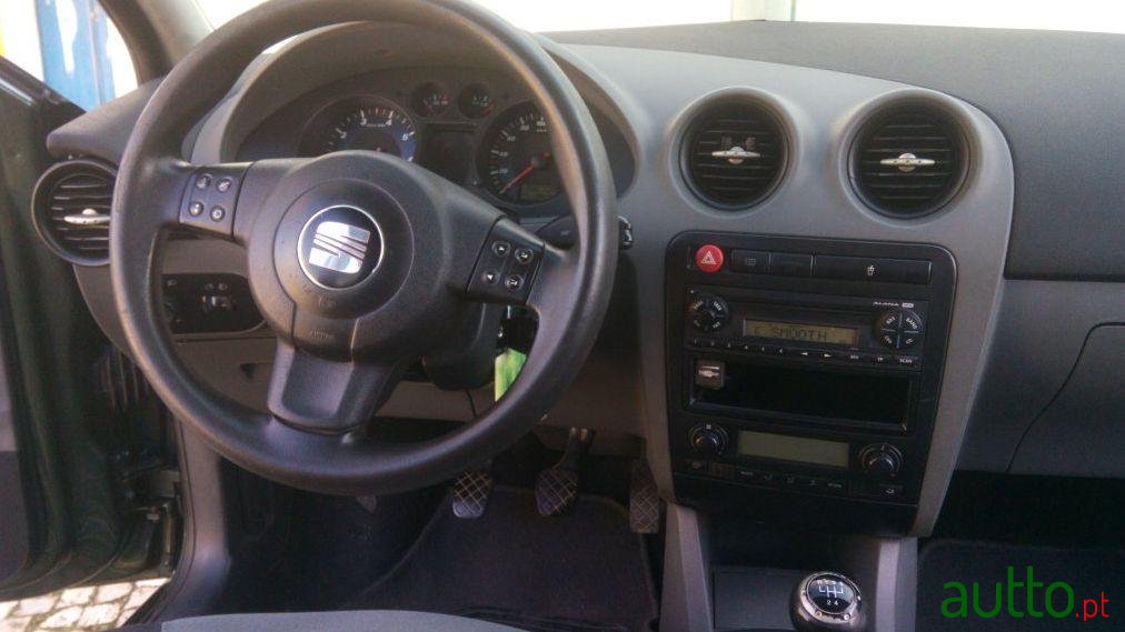2005' SEAT Ibiza 1.2 Stylance photo #3