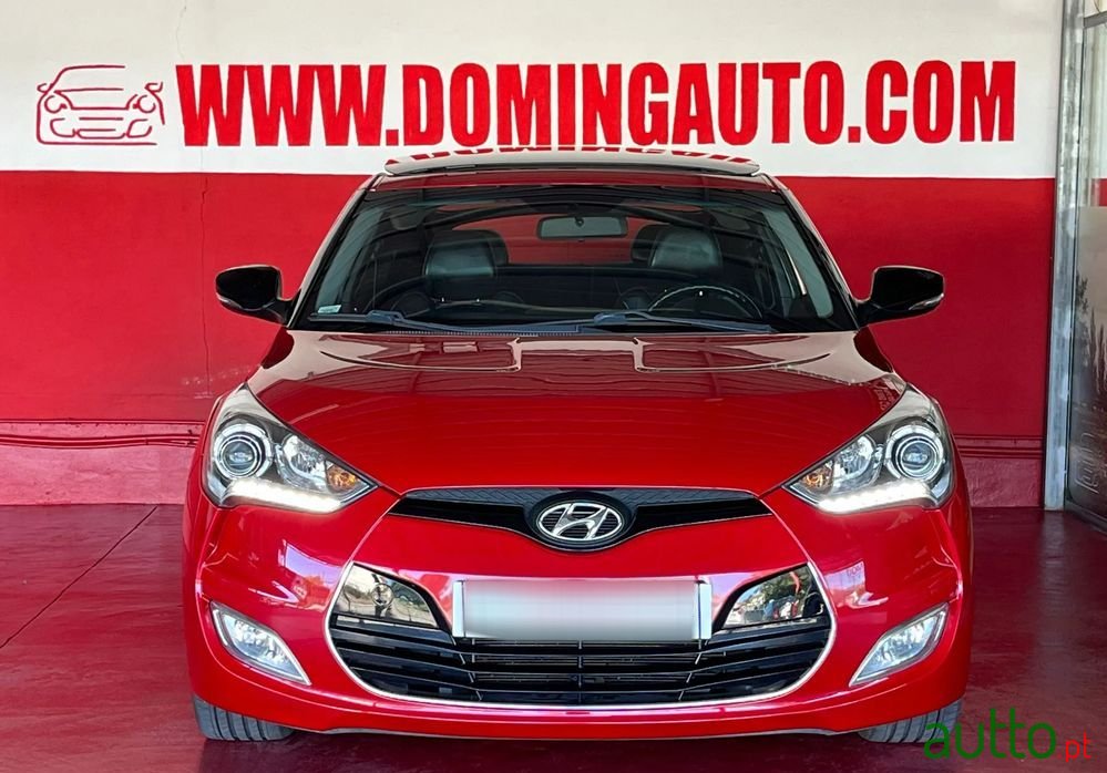 2011' Hyundai Veloster photo #2