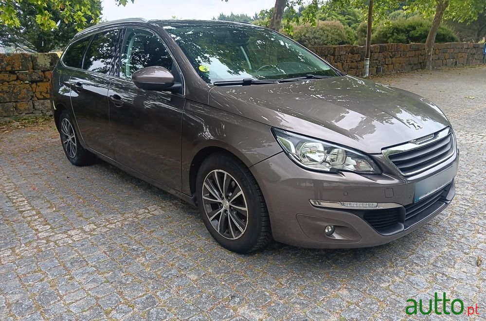 2014' Peugeot 308 Sw photo #2