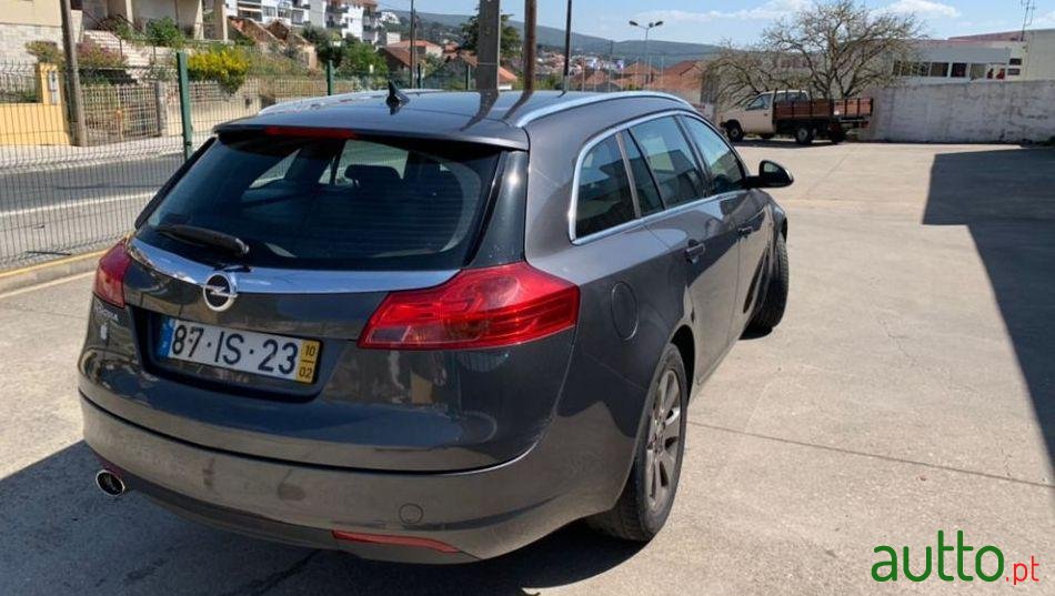 2010' Opel Insignia Sports Tourer photo #2