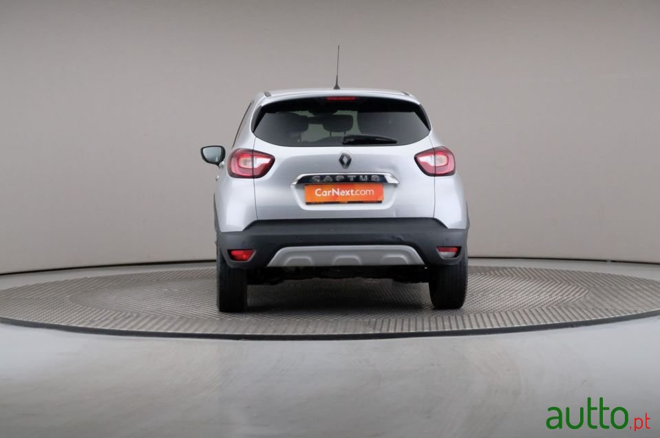 2019' Renault Captur photo #5