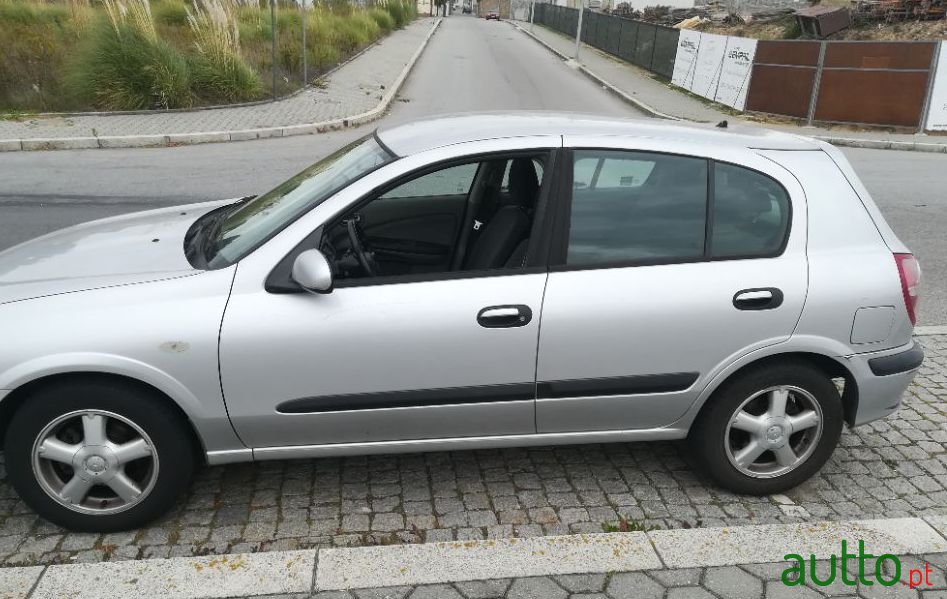 2001' Nissan Almera photo #3