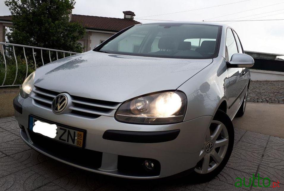 2005' Volkswagen Golf Confortline photo #2