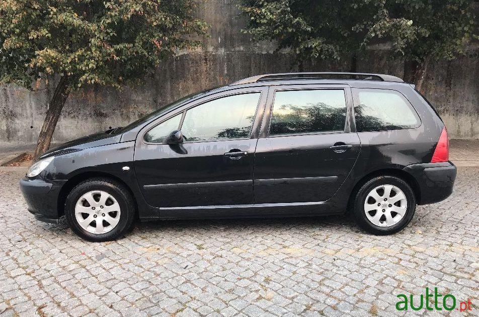 2003' Peugeot 307 Sw photo #2