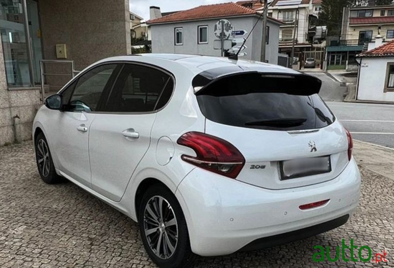 2017' Peugeot 208 photo #6