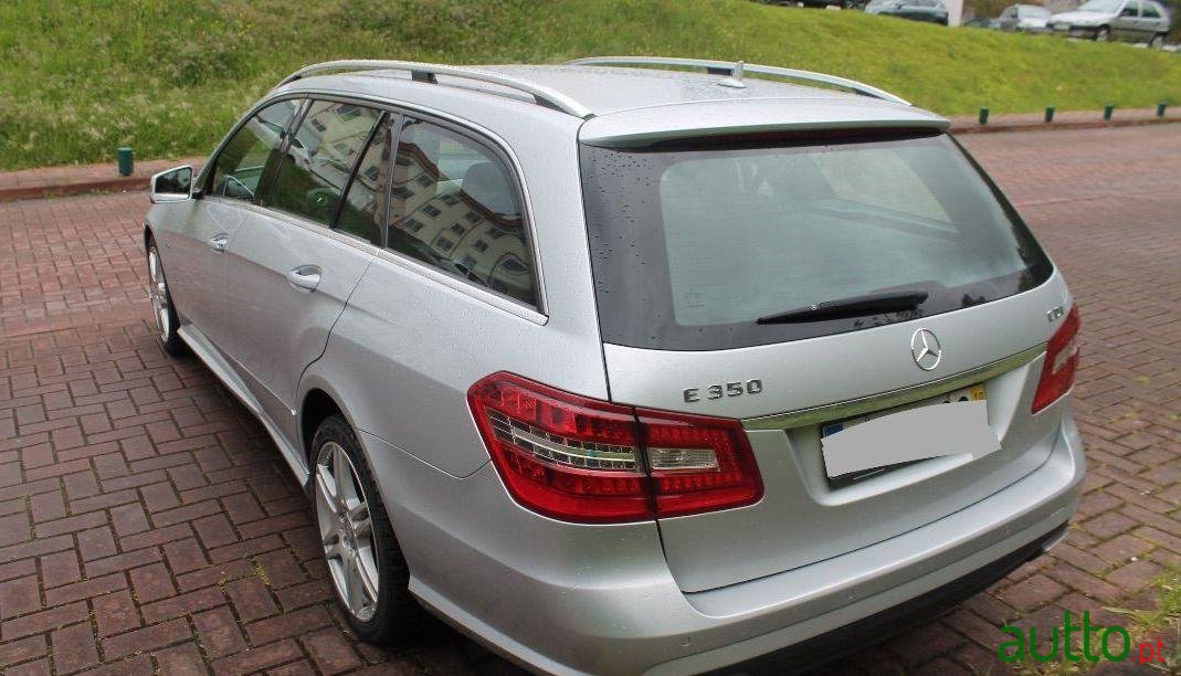 2010' Mercedes-Benz E-350 photo #1