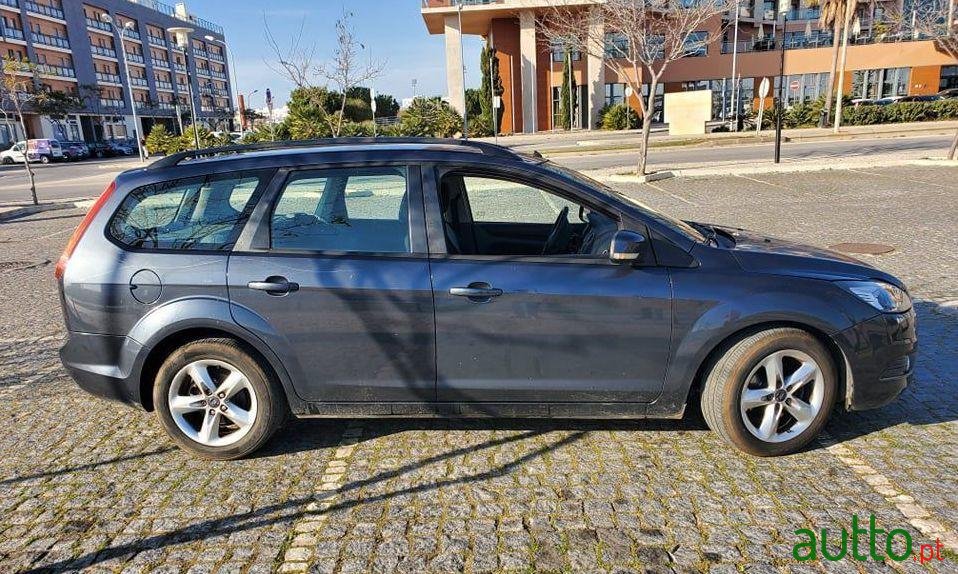 2008' Ford Focus Sw photo #2