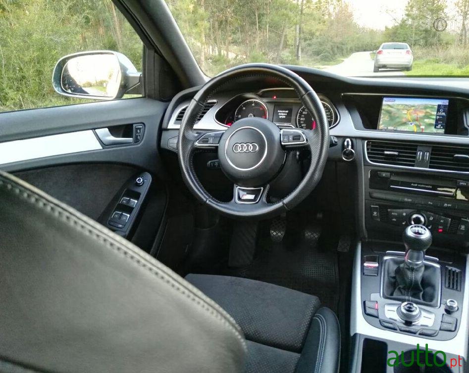 2013' Audi A4 Avant photo #1