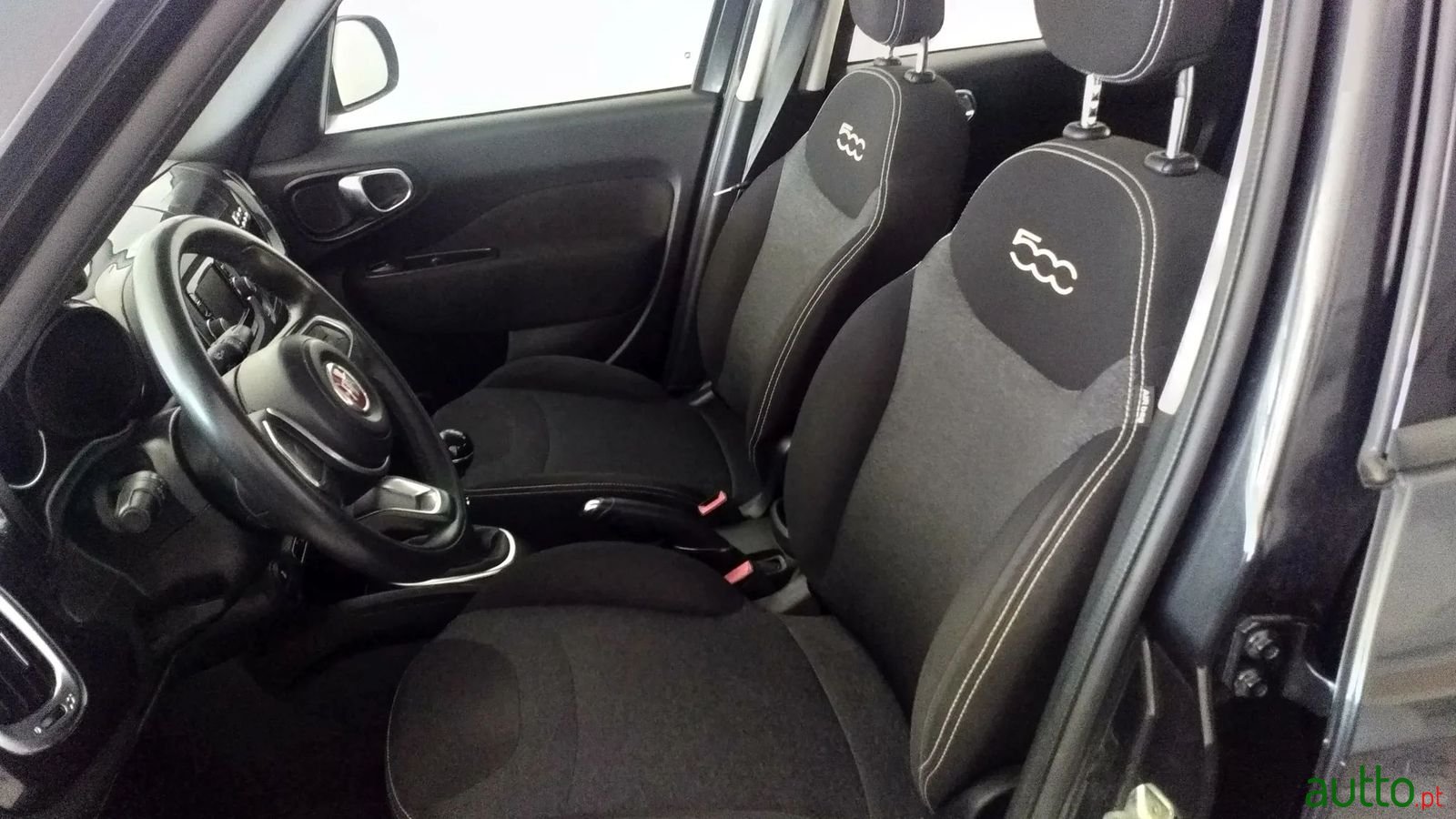 2017' Fiat 500L photo #5