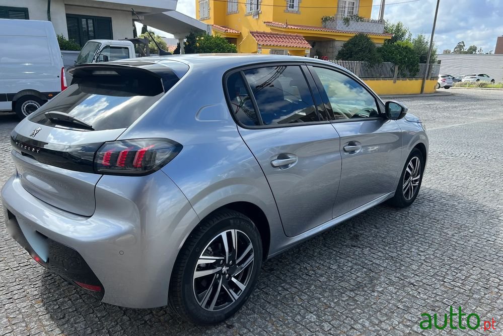 2020' Peugeot 208 photo #4