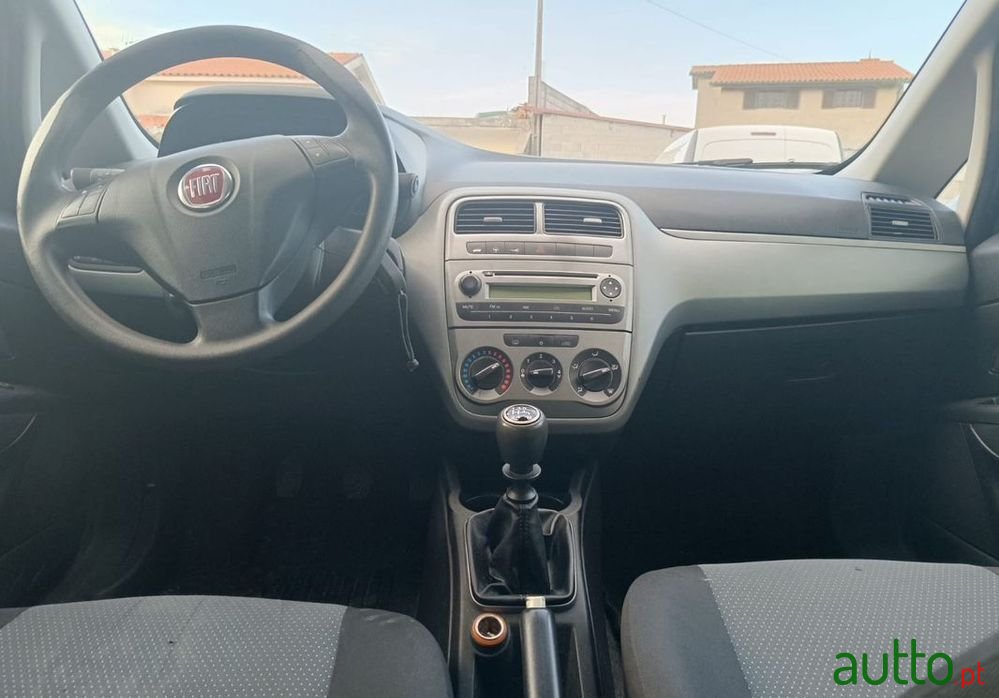 2010' Fiat Grande Punto photo #3