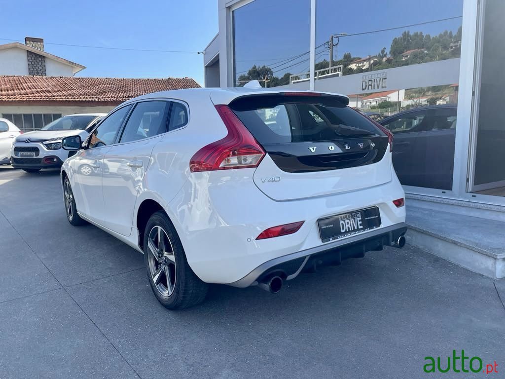 2014' Volvo V40 photo #6